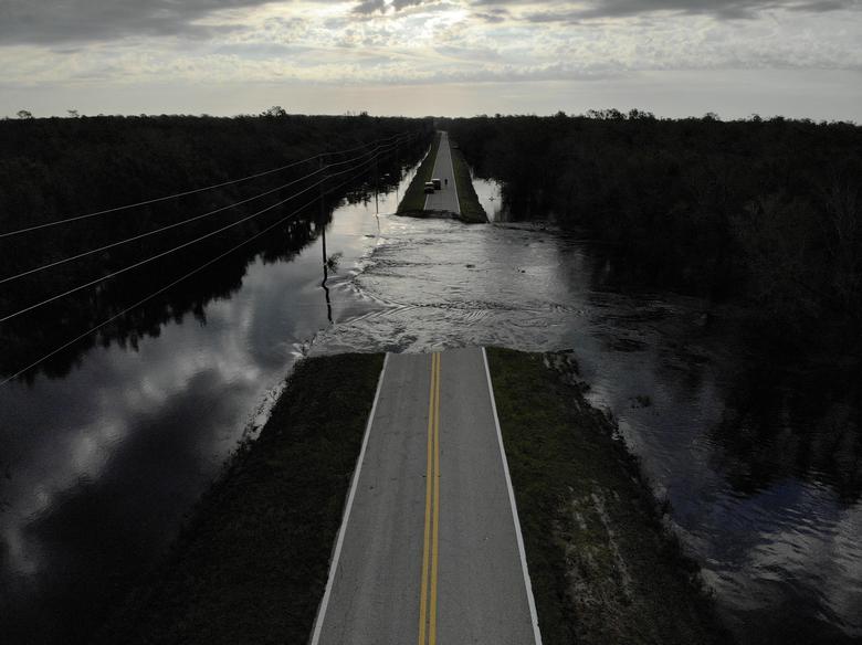 جاده ویران‌شده در پی طوفان یان، براون‌ویل، فلوریدا
